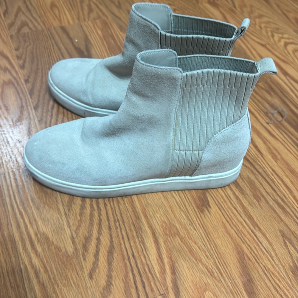 Ankle boots size 8.5